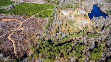 Country living on Country Club Road