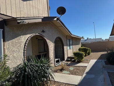 5817 Smoke Ranch Rd unit B, Las Vegas, NV 89108 - photo 2