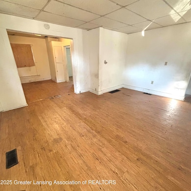 515 Jason Ct, Lansing, MI 48910 - photo 3