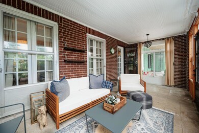7-web-or-mls-1665 Franklin Park S 007