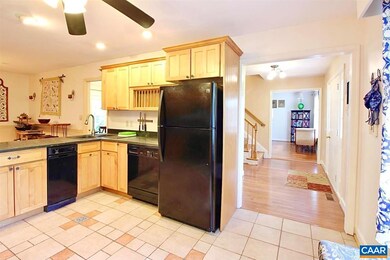 2802 Idlewood Dr, Charlottesville, VA 22901 - photo 4