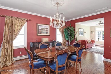 10-Dining Room