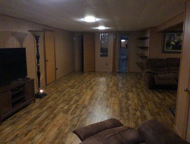 unlisted-address, Waukegan, IL 60087 - photo 5