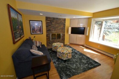 Family Room (2)