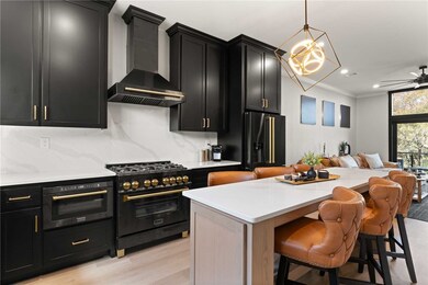 1318 Oak St, Saint Simons Island, GA 31522 - photo 5