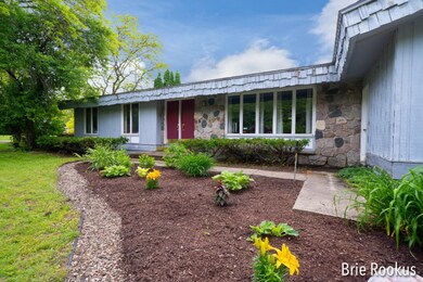 3925 Chamberlain Ave SE, Grand Rapids, M