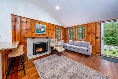 livroom1flame