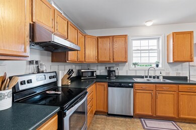 1162 North Ave unit 4, Burlington, VT 05408 - photo 4