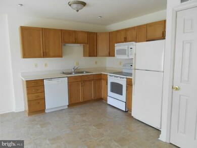 905 Mercer Dr, Hagerstown, MD 21742 - photo 2