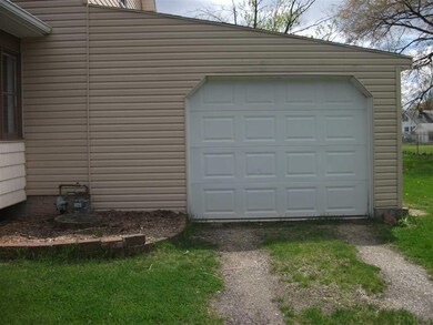 1209 Cedar St, Elkhart, IN 46514 - photo 3