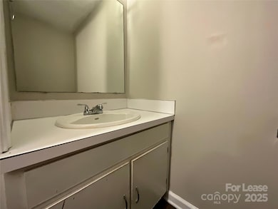 8913 Hunter Ridge Dr unit 8913, Charlotte, NC 28226 - photo 6