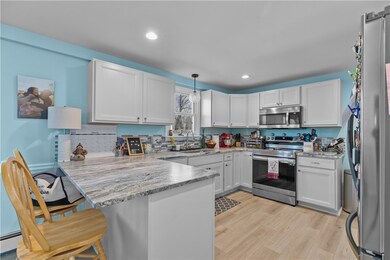 140 Asylum Rd, Warwick, RI 02886 - photo 5