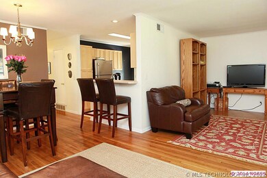 So much space in this open floor plan. Counter sea
