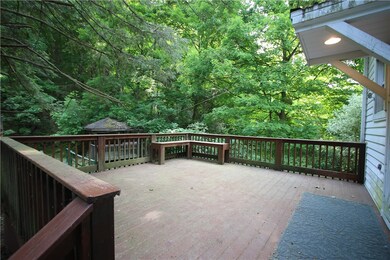 Huge 16x16 Back Deck off of Kitchen