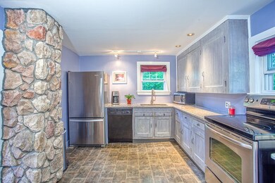 336 Blackstone St, Uxbridge, MA 01569 - photo 5