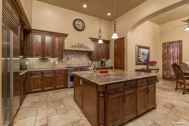 GOURMET KITCHEN