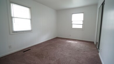 410 Tulsa Ave, Carpentersville, IL 60110 - photo 5