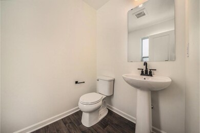 STG139-i2280-Powder Room