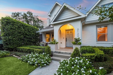 2124 Sul Ross St, Houston, TX 77098 - photo 4