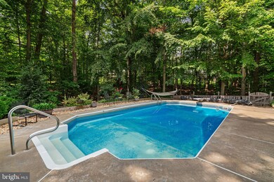 8228 Honeysuckle Rd, Manassas, VA 20112 - photo 7