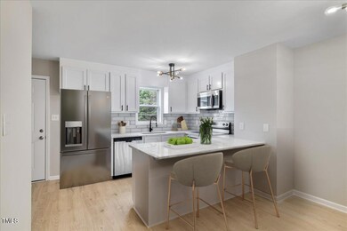 08-373 E Williams St-fix