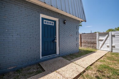 2217 Mission Hill Dr unit C, Austin, TX 78741 - photo 3