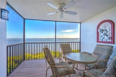 10 NE Plantation Rd unit 203, Stuart, FL 34996 - photo 2
