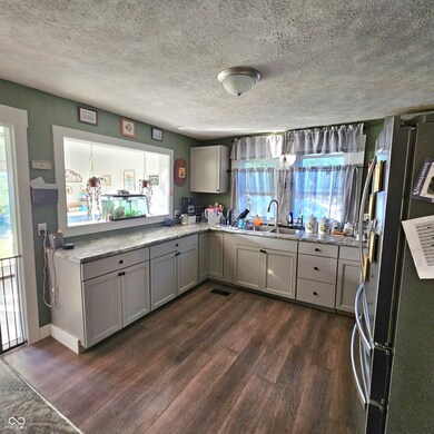 821 S 17th St, New Castle, IN 47362 - photo 4