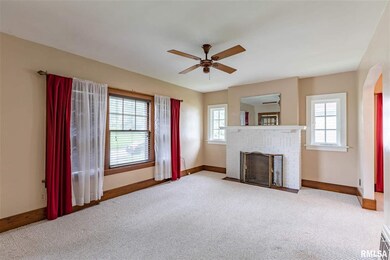 2008 Vine St, Davenport, IA 52804 - photo 2