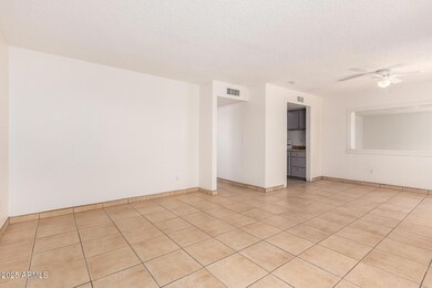 2674 N 43rd Ave unit D, Phoenix, AZ 85009 - photo 5
