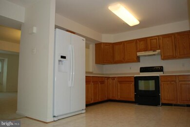 5302 Butler Ct, Columbia, MD 21044 - photo 2