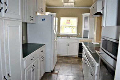 1206 W Ash Ave, Duncan, OK 73533 - photo 3