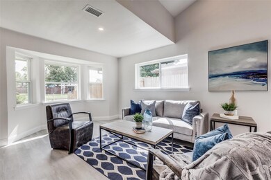 6494 Lontos Dr, Dallas, TX 75214 - photo 3