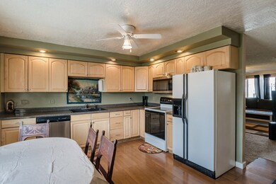 250 Bergeson Dr, Blackfoot, ID 83221 - photo 2