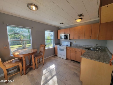 1405 W 13th St, Panama City, FL 32401 - photo 7