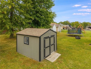 413 E Lawn Cir, Odessa, MO 64076 - photo 5