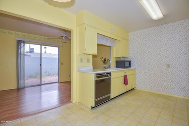 13872 N Newcastle Dr, Sun City, AZ 85351 - photo 4