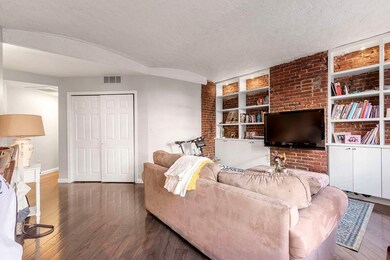 9 Battery St unit 6, Boston, MA 02109 - photo 2
