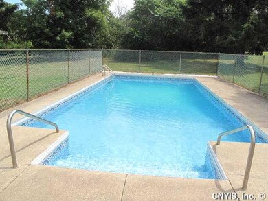 Swimming Pool/Hot Tub/Sauna