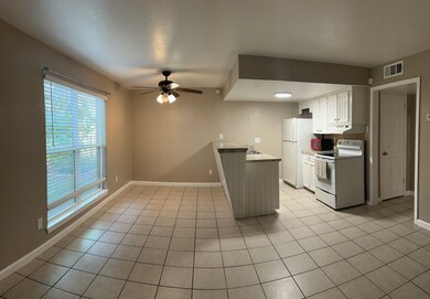 8110 Albacore Dr unit 60, Houston, TX 77074 - photo 4