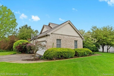 4870 Lytham Ln, Ann Arbor, MI 48103 - photo 3