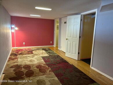 14 Dina Ct, Staten Island, NY 10306 - photo 4