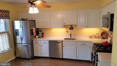 7757 Shootingstar Dr, Springfield, VA 22152 - photo 3