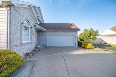 8550 Ivy Hill Dr unit 15, Youngstown, OH 44514 - photo 4