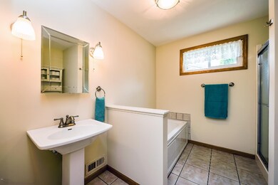 09_307EParsons_8_Bathroom_HiRes