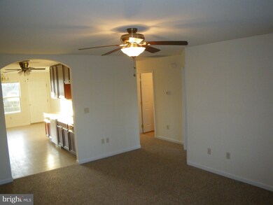2811 Roosevelt Dr, Chambersburg, PA 17201 - photo 2