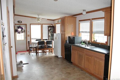 Kitchen w/Dining Area