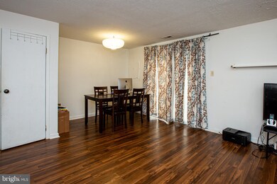 2 James Cubberly Ct, Trenton, NJ 08610 - photo 4