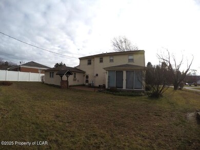 701 Muir Ave, Hazleton, PA 18201 - photo 4