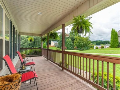 303 Hosta Ct, Leicester, NC 28748 - photo 3